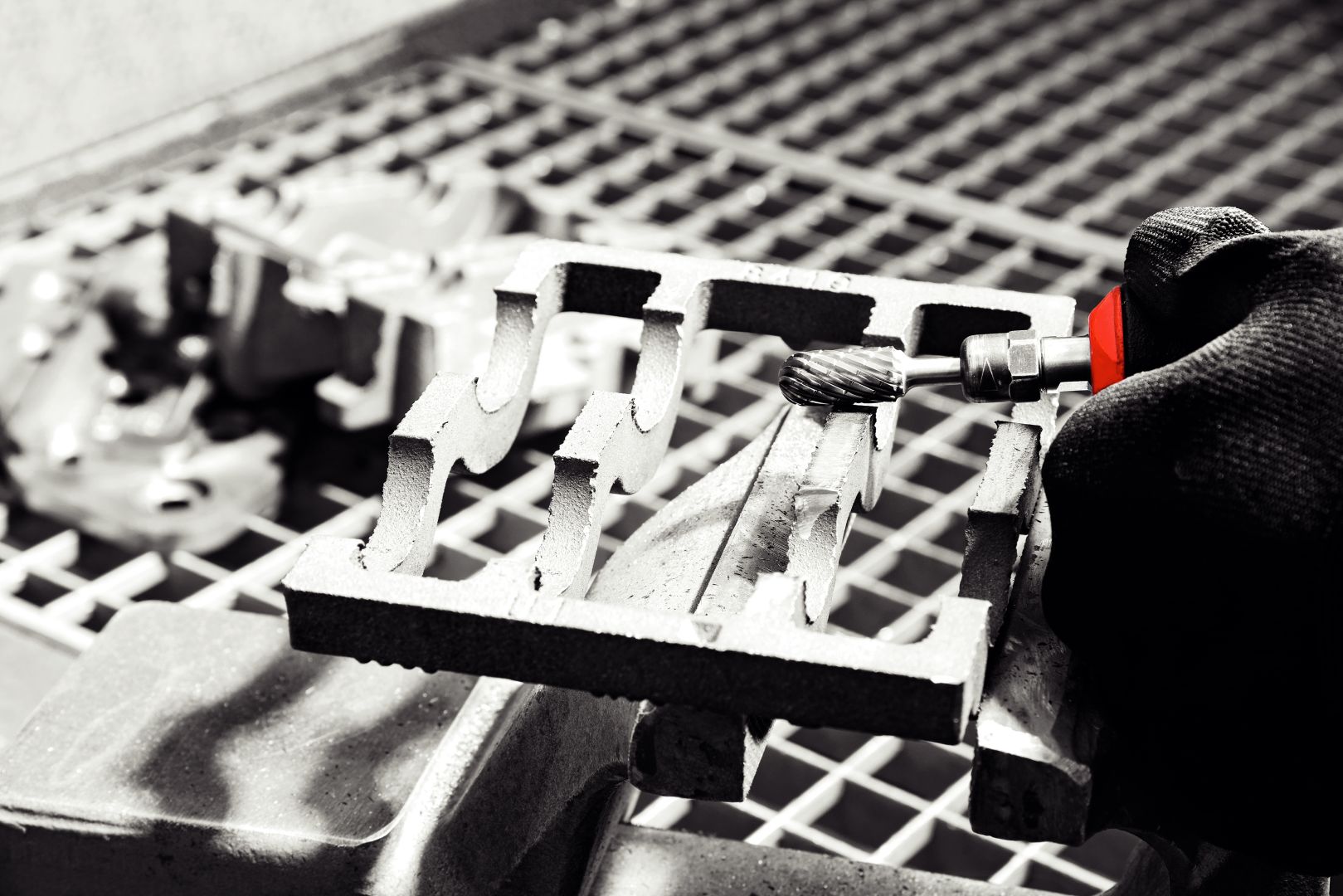 Gussbearbeitung mit System: Werkzeuge zum Fräsen, Schleifen und Trennen von LUKAS-ERZETT