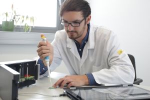 Halbleiterbasierte Biosensoren zur Vor-Ort-Diagnostik – realistische Alternative zu Labornachweisen