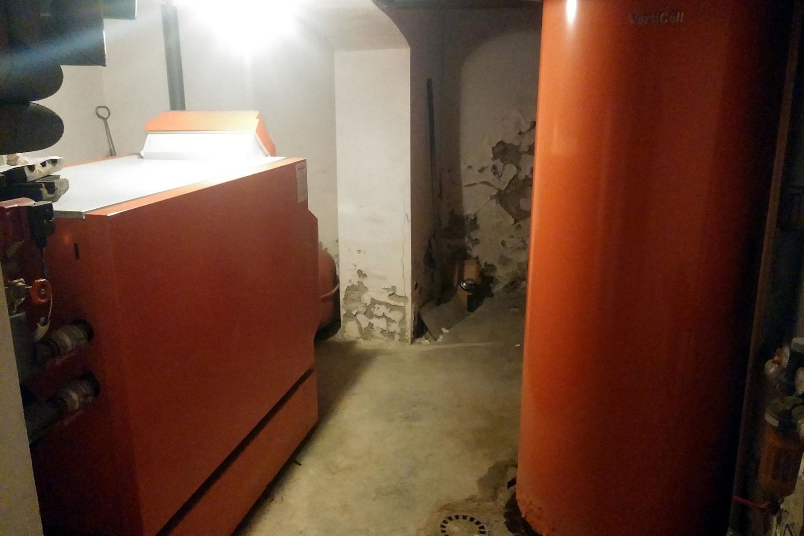 Heizkessel im Altbau-Keller (Archiv)
