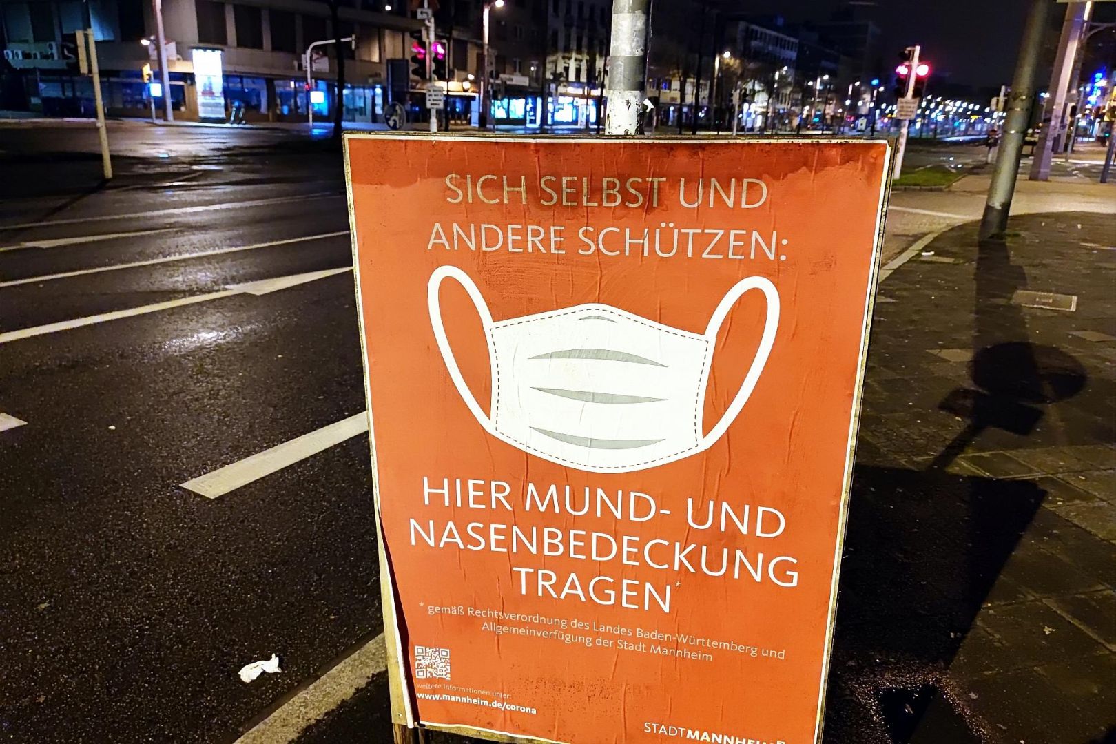 Hinweis auf Mund-Nasen-Schutz (Archiv)