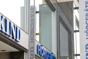 Hörgeräte-Übernahme: Wie Kind Teil des globalen Machtspiels wird