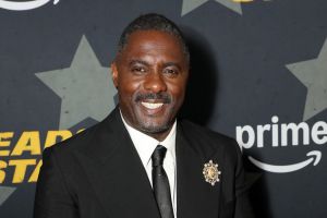 Idris Elba ist von König Charles zum Ritter ernannt worden.