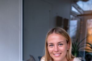 Im Podcast der SRH Fernhochschule: Merle Frohms über ihren Alltag in Madrid