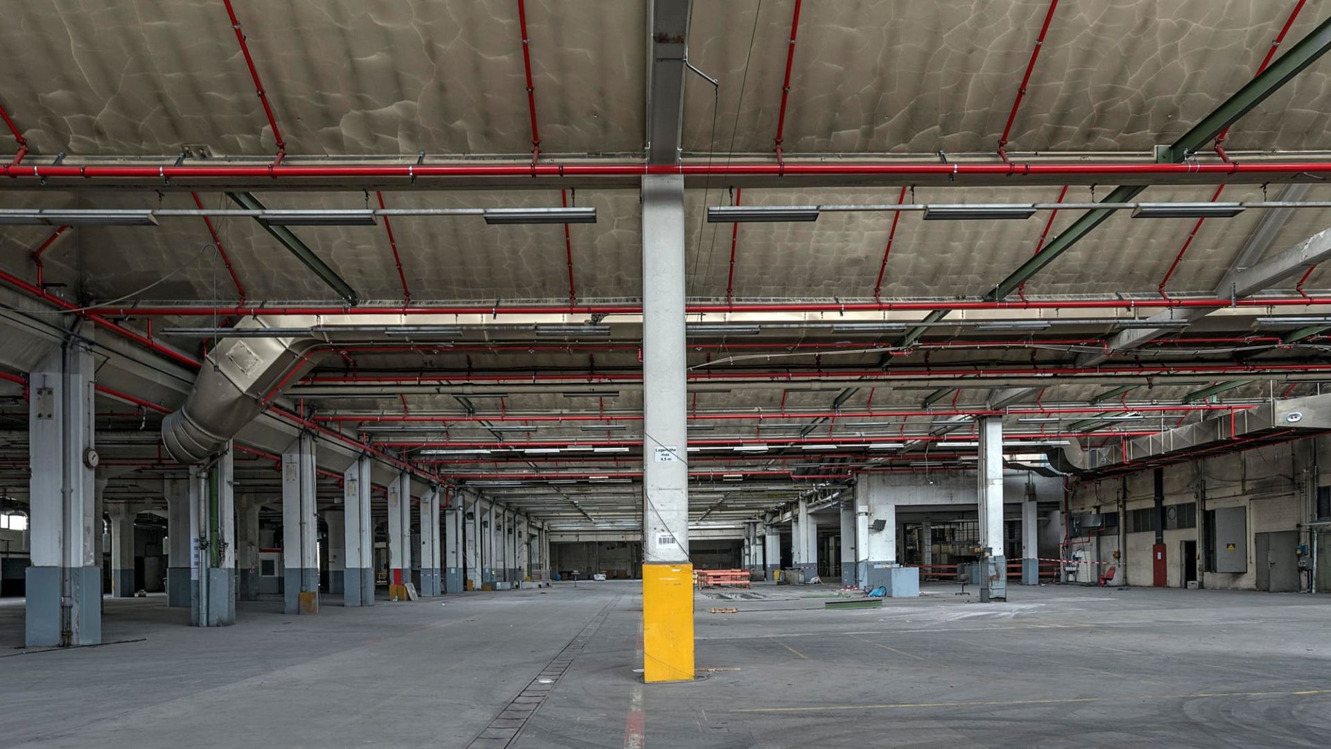 Industrie am Limit – Deutschlands Produktion fällt auf Corona-Tief zurück