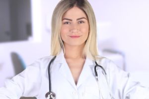 Institut für Workflow-Management im Gesundheitswesen (IWiG): Prozessoptimierung für bessere Arbeitsbedingungen in der Pflege
