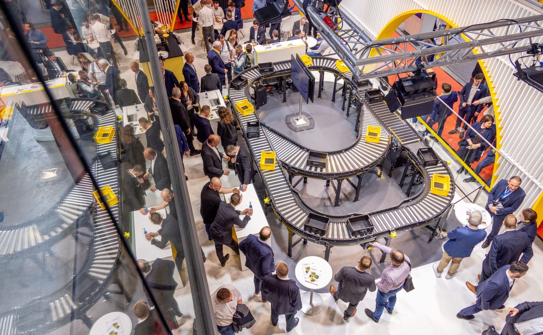 Interroll auf der LogiMAT 2026: Ein integriertes Materialfluss-Ökosystem für flexible Automatisierungslösungen