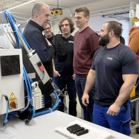 Investitionen in die deutsche Produktion: ACE Stoßdämpfer GmbH fertigt in Aichwald und Koblenz