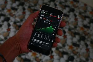 iphone, stocks, market, shares, crash, recession, depression, finance, 8plus, trading