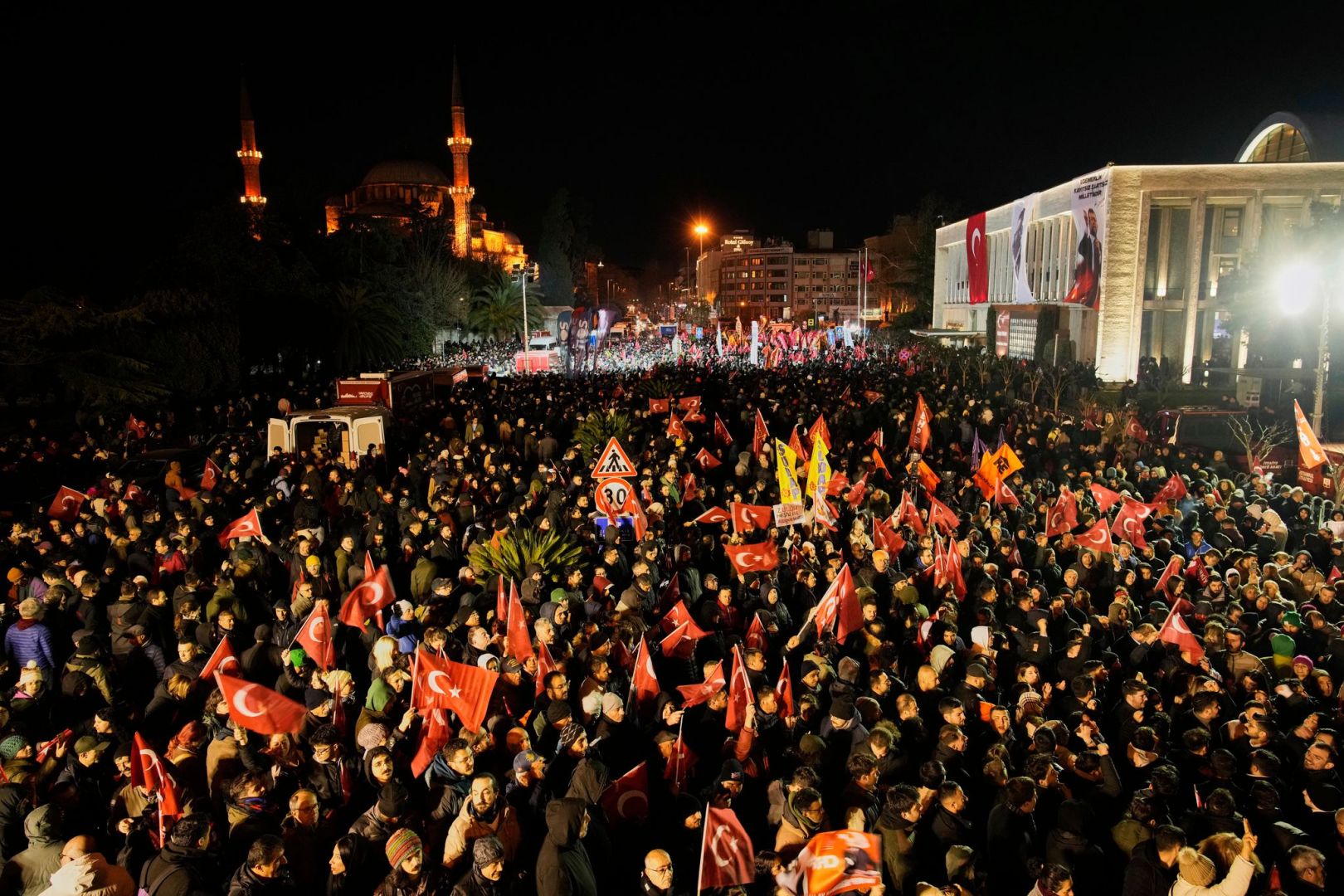 Istanbuler Bürgermeister Imamoglu festgenommen - Proteste