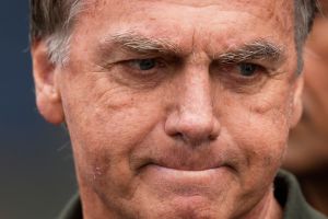 Jair Bolsonaro verlässt ein Krankenhaus