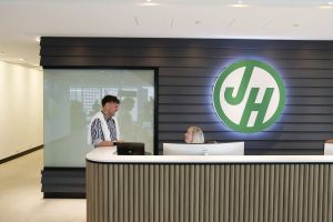 James Hardie übernimmt Azek für 8,7 Mrd. Dollar – Wette auf US-Häusermarkt in der Zinssenkungsphase