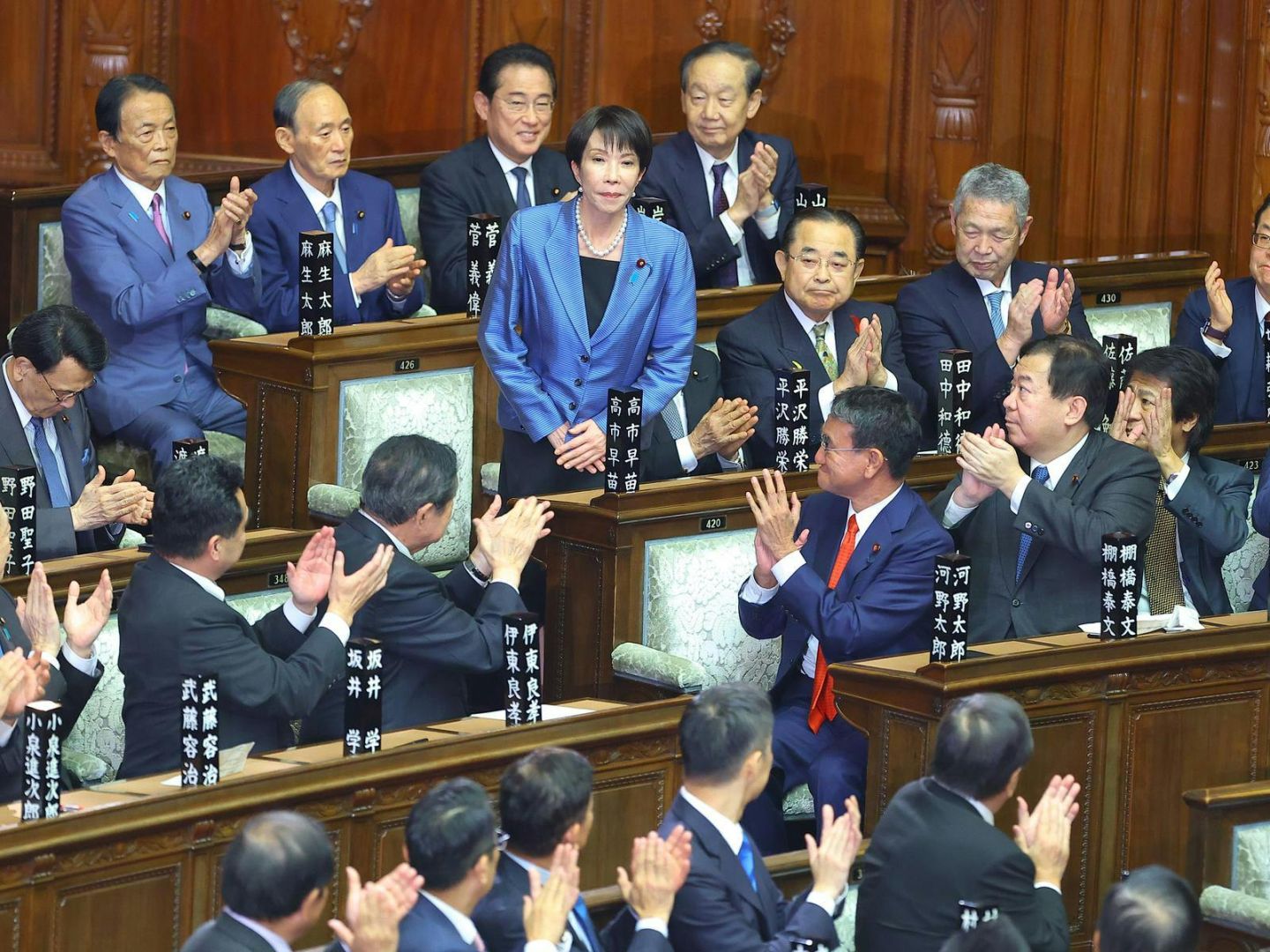 Japans neue Premierministerin entfacht Streit über extreme Arbeitszeiten