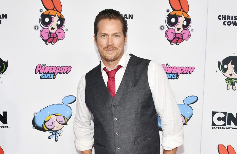 Jason Lewis