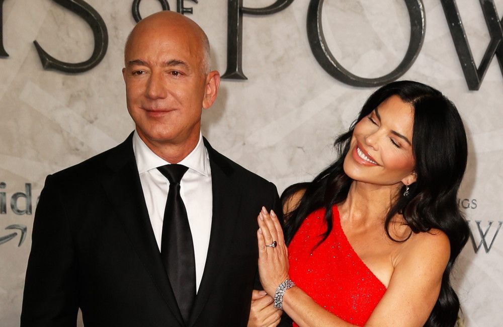 Jeff Bezos soll bis zu 20 Millionen Dollar gezahlt haben, um die diesjährige Met Gala auszurichten.