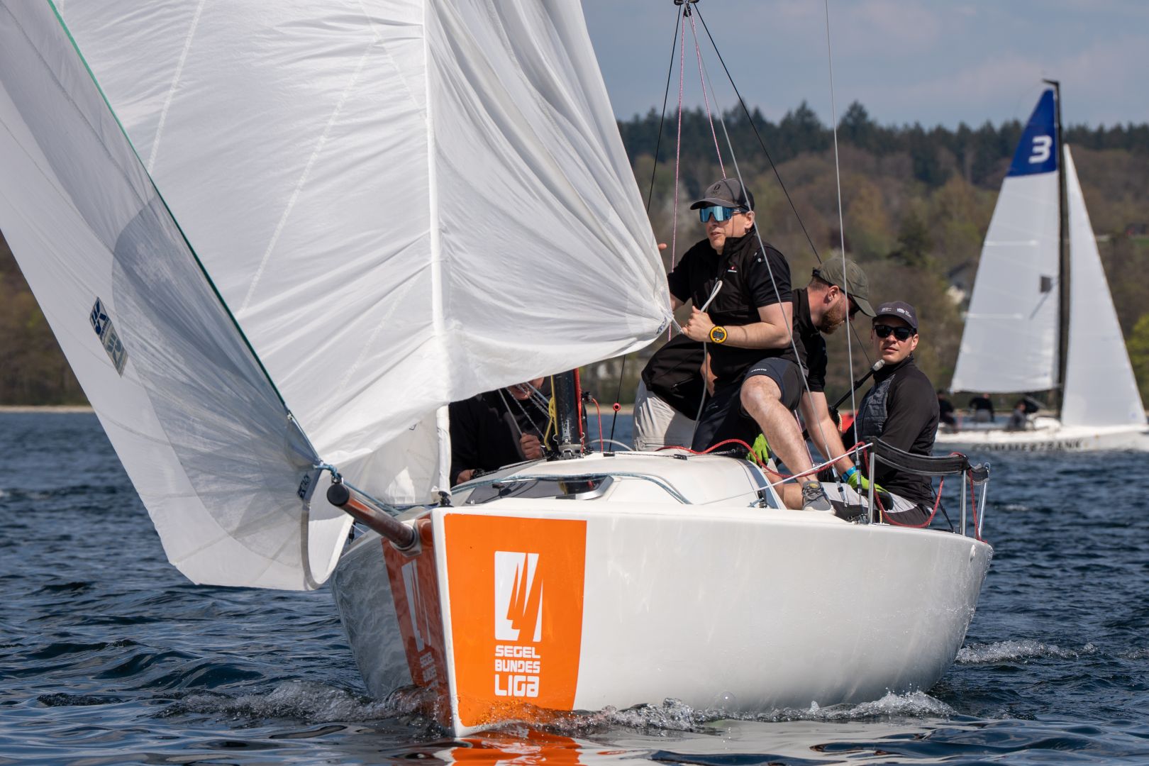Joersfelder Segel-Club gewinnt 1. Spieltag der Deutschen Segel-Bundesliga 2026 am Starnberger See