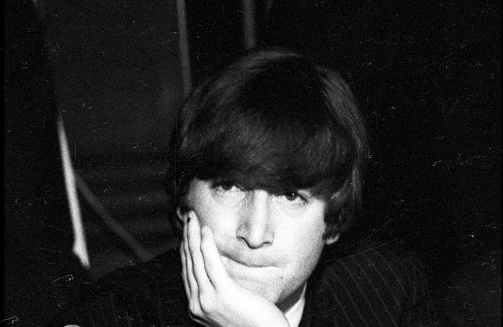 John Lennon war während seiner Schulzeit ein 'Bully' und eine 'Plage', sagt ein ehemaliger Lehrer.