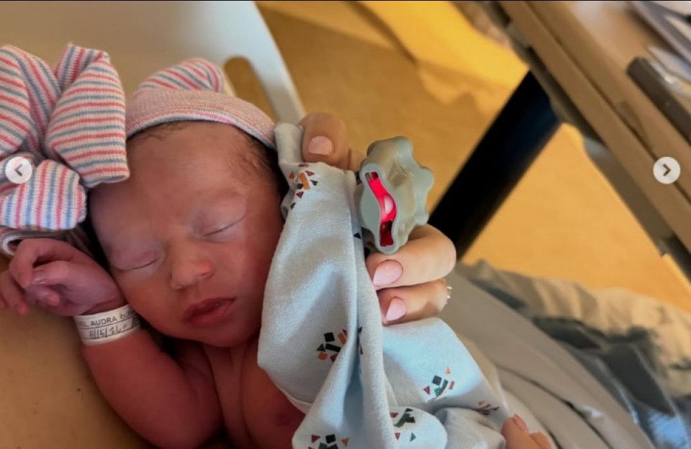 Josh Duhamels Baby (c) Instagram