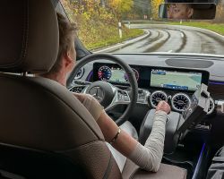 Joystick statt Lenkrad:  Space Drive bringt Studentin zurück zur selbstständigen Mobilität