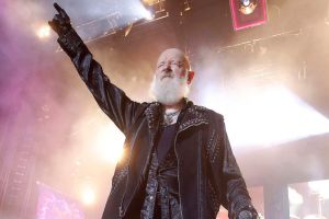 Judas Priest haben ein Cover von Black Sabbaths 'War Pigs' gemeinsam mit Ozzy aufgenommen.