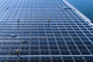Kabelführungssysteme von Unex für industrielle Photovoltaikanlagen