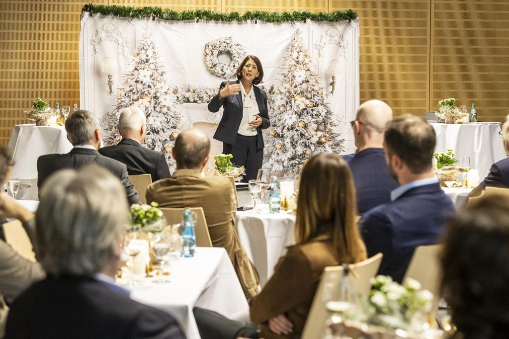 Kamingespräch an der Hochschule Worms mit Wirtschaftsministerin Daniela Schmitt