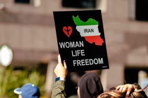 Kanzler Merz prophezeit den blutigen Kollaps des Mullah-Regimes