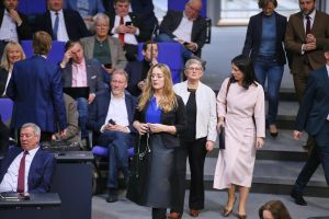 Katharina Dröge neben AfD-Abgeordneten