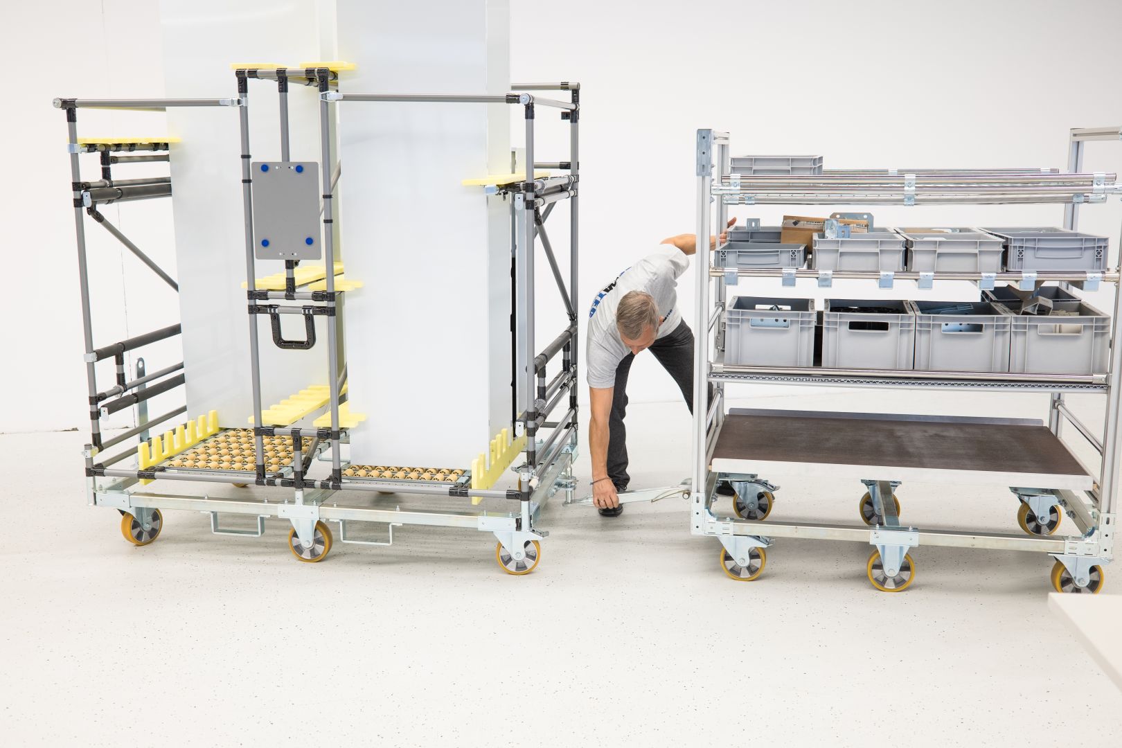 Kommissionierwagen in der Intralogistik: Schlüssel zur effizienten und flexiblen Materialbereitstellung