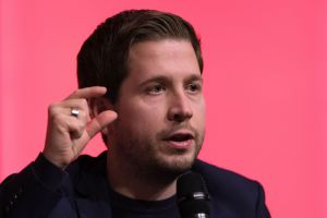 Kühnert für kleine Altersbezüge für Abgeordnete