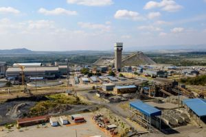 Kupfer, Gold und China