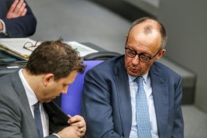 Lars Klingbeil und Friedrich Merz (Archiv)