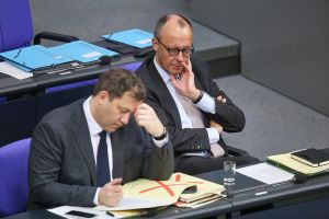 Lars Klingbeil und Friedrich Merz (Archiv)