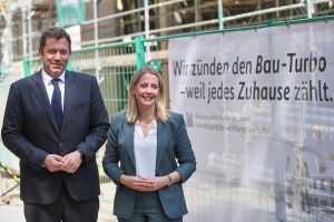 Lars Klingbeil und Verena Hubertz stellen 