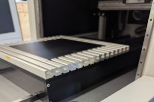 Laserlösungen für die Kennzeichnung langer oder schwerer Bauteile