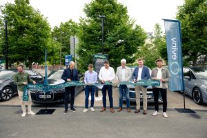 LEONHARD WEISS realisiert ersten emissionsfrei gebauten XL-Ladepark im Deutschlandnetz