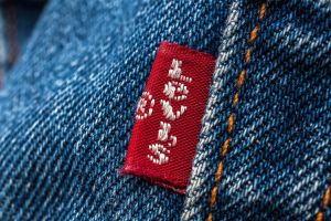 Levi überrascht mit Jeans-Boom in Europa