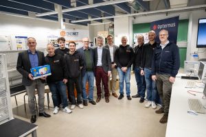 Lichtschnelle Vorweihnachtsfreude am Berliner Oberstufenzentrum IMT