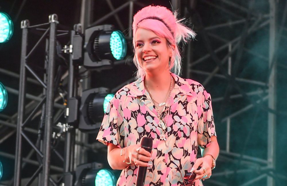 Lily Allen wurde von einem Ex-Partner wegen ihrer 'mangelnden Hygiene' gemobbt.