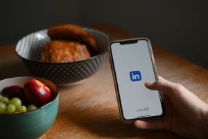 LinkedIn auf Handy