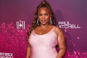 Lizzo hat ihre Entscheidung erklärt, ihr neues Album 'B****' zu nennen.