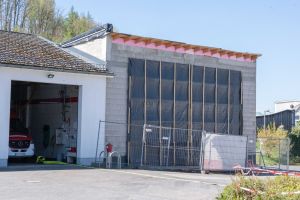 Löschfahrzeuge passen nicht in Feuerwehrhaus