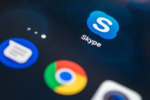 Logo von Skype auf einem Display