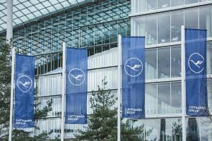 Lufthansa Cargo und CEVA Logistics vertiefen Kooperation für klimafreundlichere Luftfracht