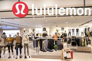 Lululemon warnt vor Gewinnrückgang – Aktie stürzt um 20 Prozent ab