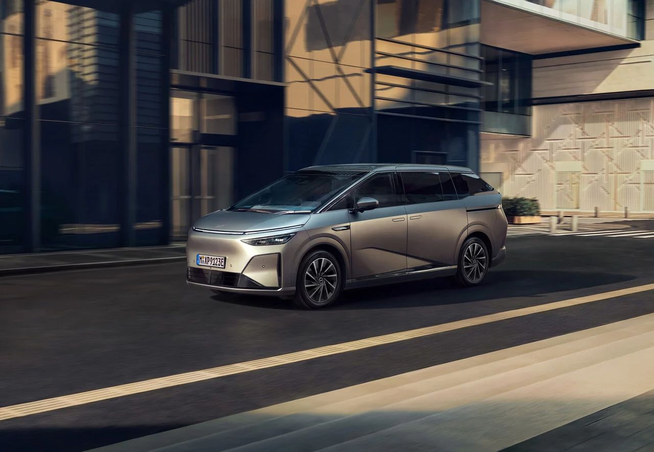 Luxuriöses Raumwunder startet in Deutschland: Neuer XPENG X9 ist ab sofort zu Preisen ab 77.600 Euro bestellbar