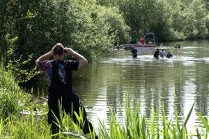 Mädchen ertrinkt in Kiessee in Ostfriesland