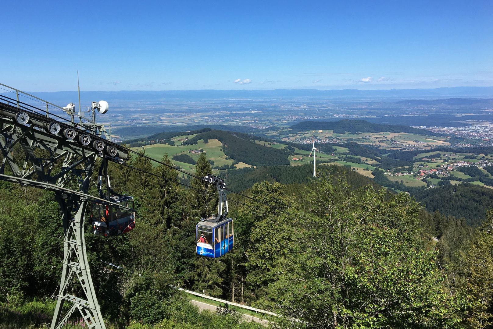 Maiausflug mit der Schauinslandbahn - Start in die Sommersaison auf Freiburgs Hausberg