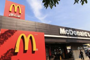 McDonald’s überzeugt mit Snack Wrap-Comeback und globalem Chicken-Fokus
