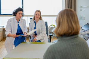 Medizinische Hilfe für Opfer von weiblicher Genitalverstümmelung