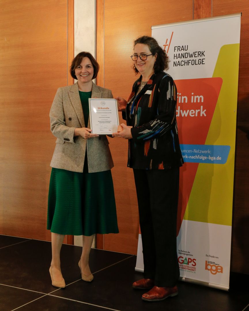 Mehr Frauen an die Spitze: Netzwerk „Frauen im Handwerk“ der Handwerkskammer Reutlingen ausgezeichnet